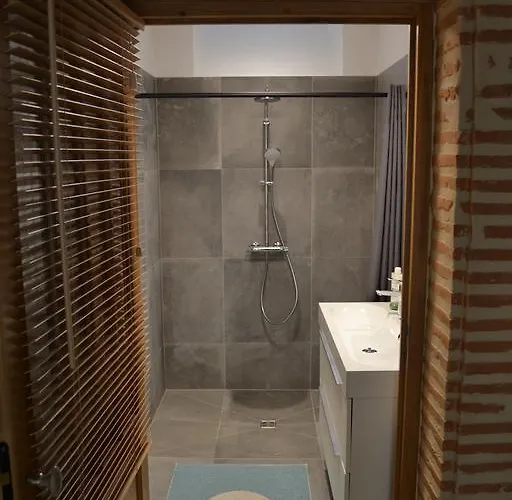 7 Particulier * أجان